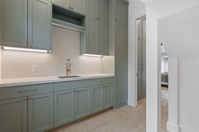 516 Highland Street, Houston, TX 77009