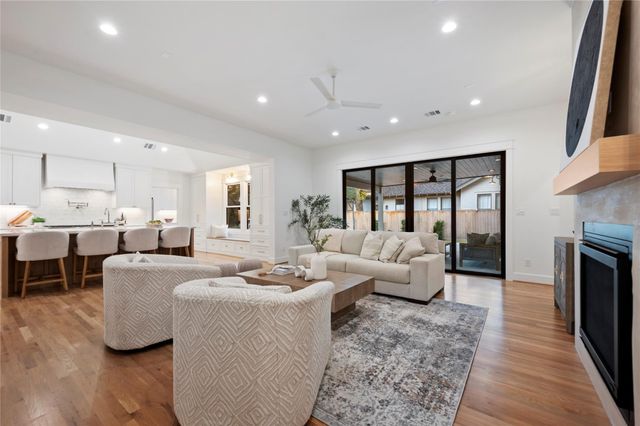 516 Highland Street, Houston, TX 77009