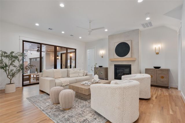 516 Highland Street, Houston, TX 77009