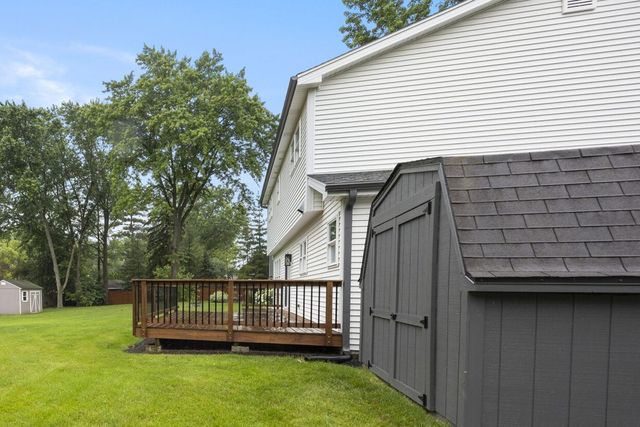 1048 Summit Hills Lane, Naperville, IL 60563