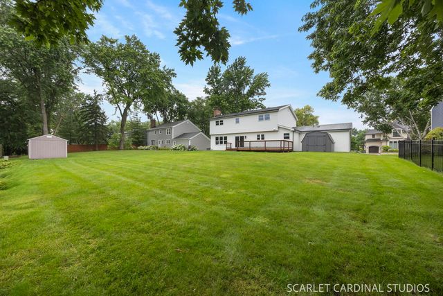 1048 Summit Hills Lane, Naperville, IL 60563