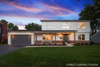 1048 Summit Hills Lane, Naperville, IL 60563