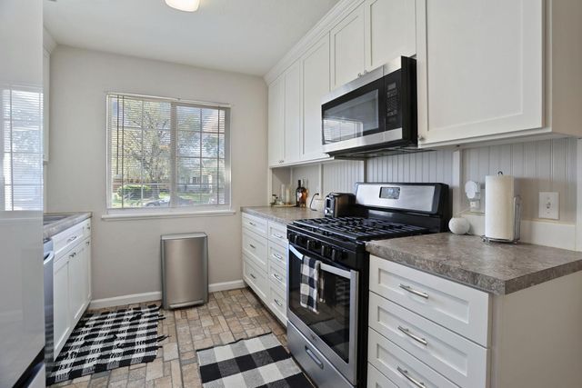 787 Twin Hills Dr, Galt, CA 95632