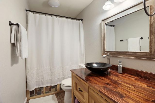 787 Twin Hills Dr, Galt, CA 95632