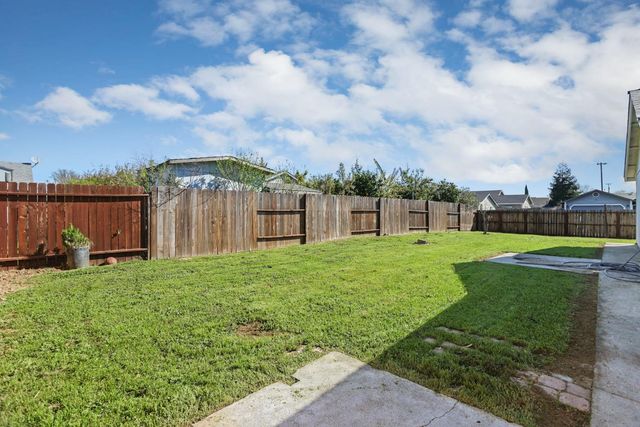 787 Twin Hills Dr, Galt, CA 95632