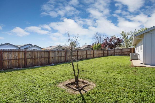 787 Twin Hills Dr, Galt, CA 95632