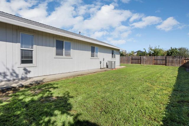 787 Twin Hills Dr, Galt, CA 95632