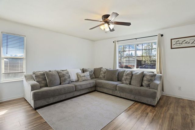 787 Twin Hills Dr, Galt, CA 95632