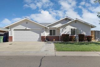 787 Twin Hills Dr, Galt, CA 95632