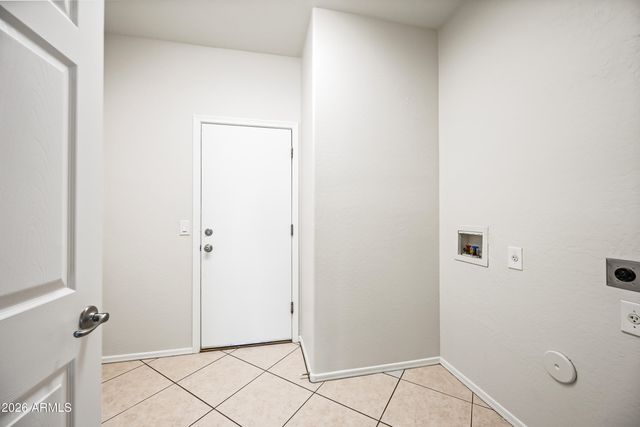 8698 W MORTEN Avenue, Glendale, AZ 85305
