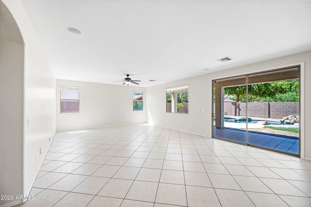 8698 W MORTEN Avenue, Glendale, AZ 85305