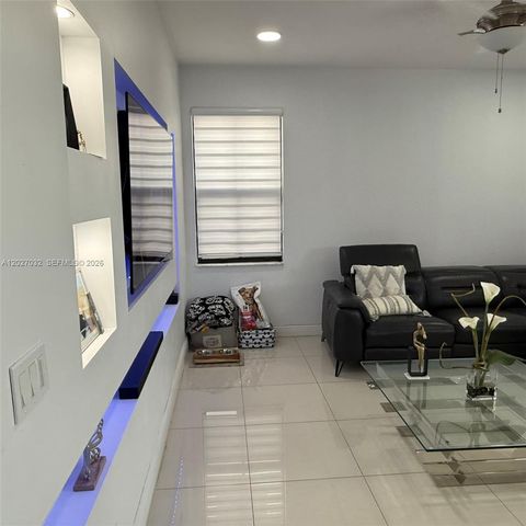 10060 NW 86th Ter, Doral, FL 33178