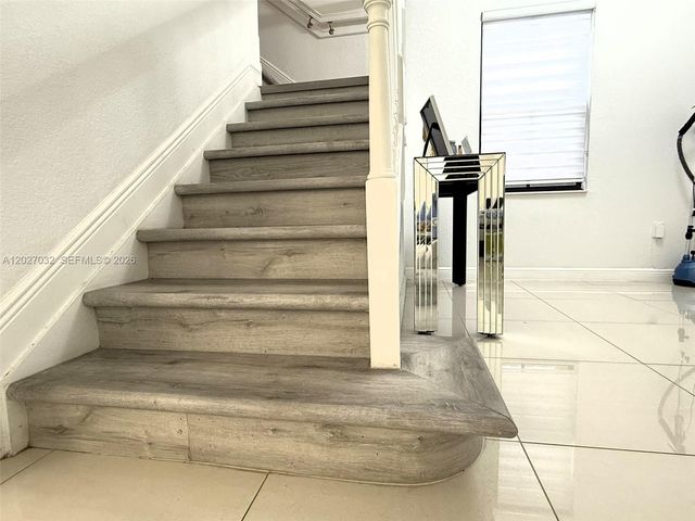 10060 NW 86th Ter, Doral, FL 33178