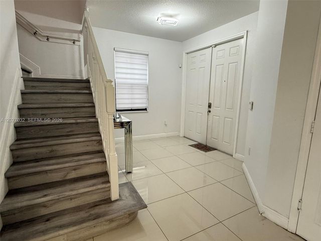 10060 NW 86th Ter, Doral, FL 33178