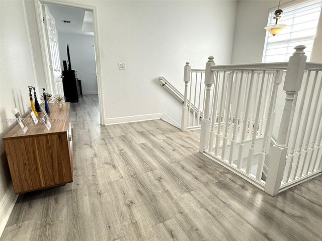 10060 NW 86th Ter, Doral, FL 33178