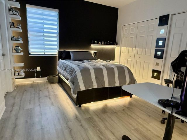 10060 NW 86th Ter, Doral, FL 33178