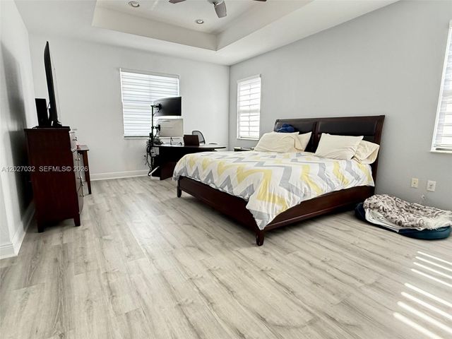 10060 NW 86th Ter, Doral, FL 33178