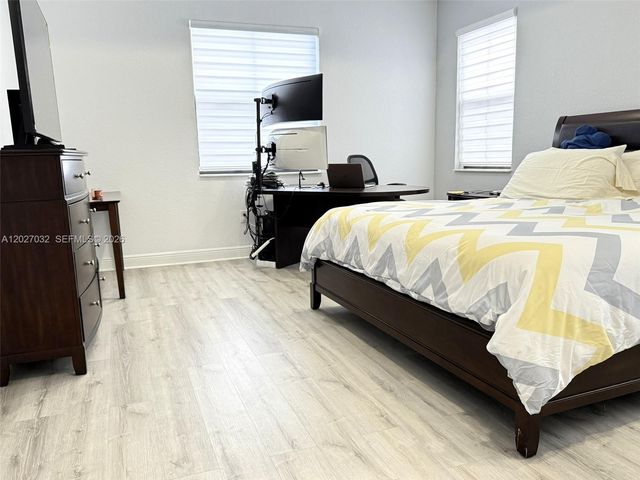 10060 NW 86th Ter, Doral, FL 33178