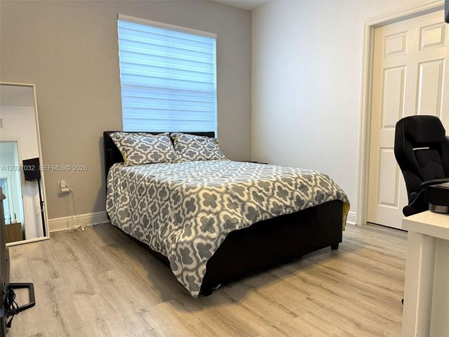 10060 NW 86th Ter, Doral, FL 33178