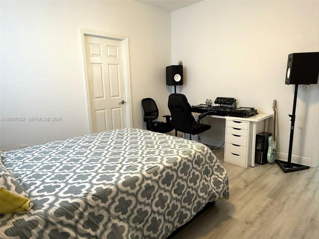 10060 NW 86th Ter, Doral, FL 33178