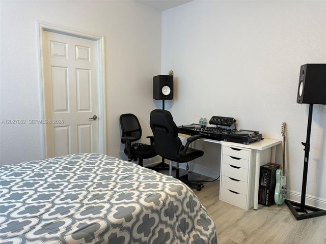 10060 NW 86th Ter, Doral, FL 33178