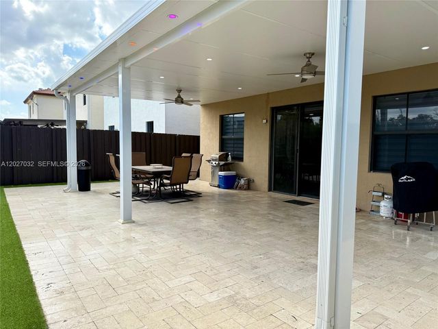 10060 NW 86th Ter, Doral, FL 33178