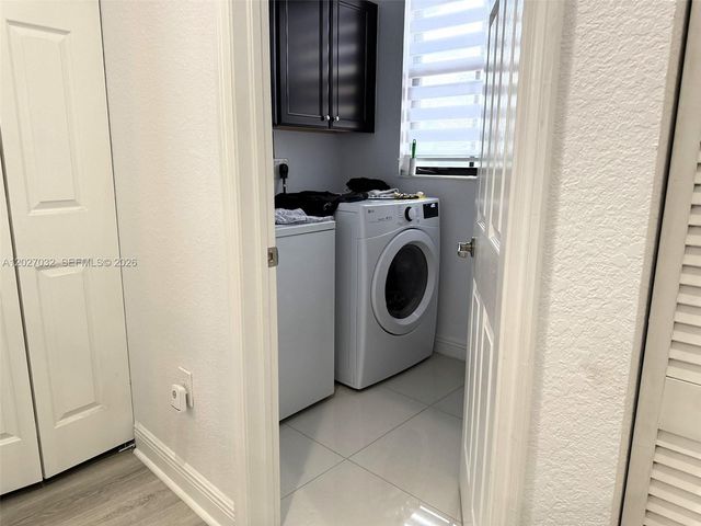 10060 NW 86th Ter, Doral, FL 33178