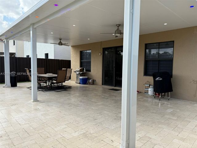 10060 NW 86th Ter, Doral, FL 33178