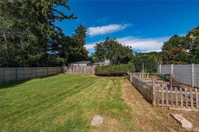 63 Boulevard Avenue, Greenlawn, NY 11740