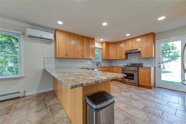 63 Boulevard Avenue, Greenlawn, NY 11740