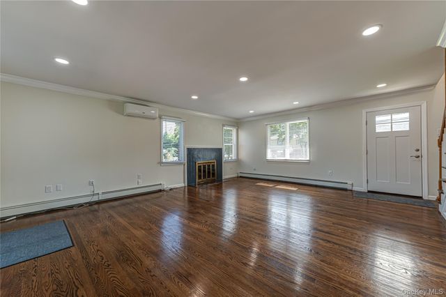 63 Boulevard Avenue, Greenlawn, NY 11740