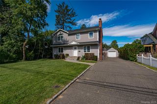 63 Boulevard Avenue, Greenlawn, NY 11740
