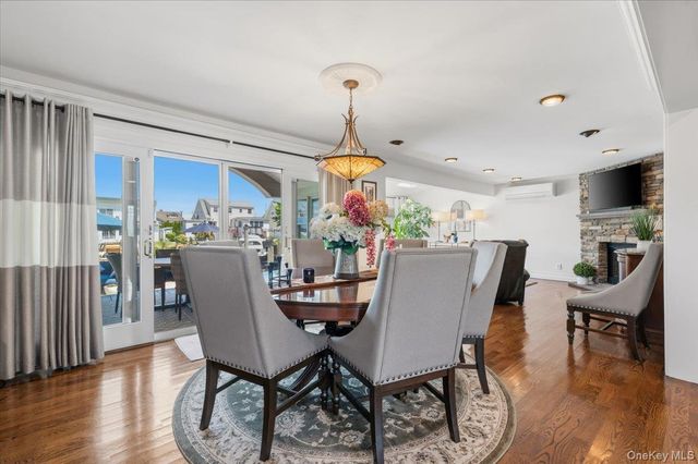 41 Jefferson Place, Massapequa, NY 11758
