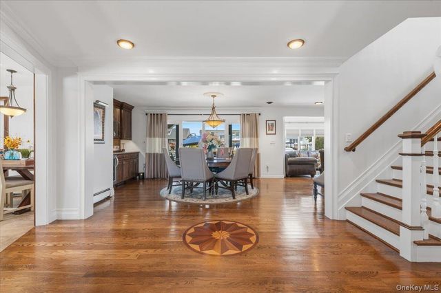 41 Jefferson Place, Massapequa, NY 11758