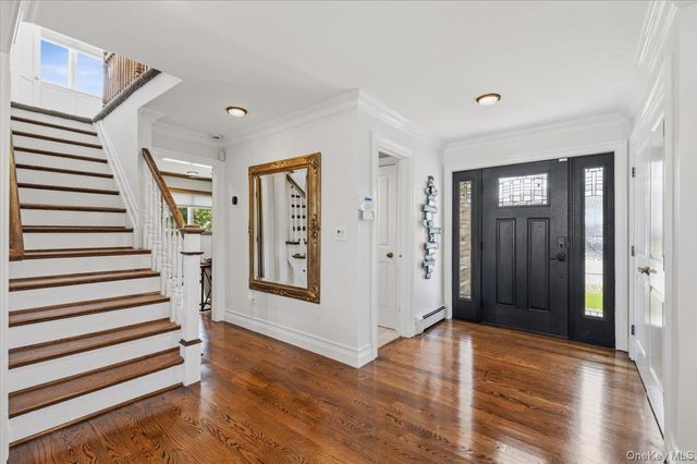 41 Jefferson Place, Massapequa, NY 11758