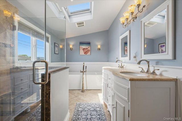41 Jefferson Place, Massapequa, NY 11758