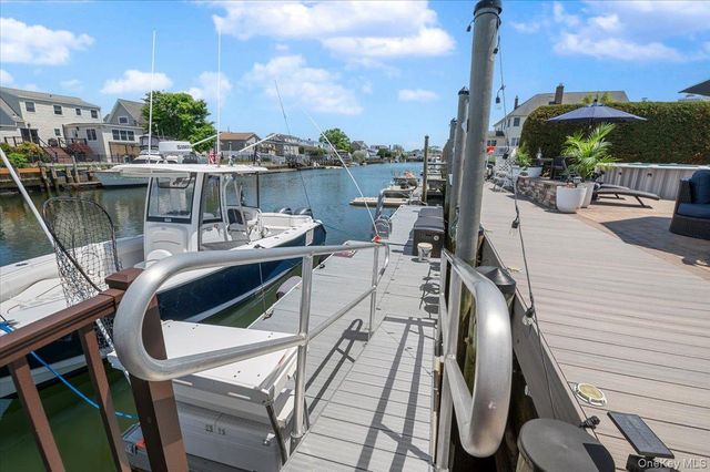 41 Jefferson Place, Massapequa, NY 11758
