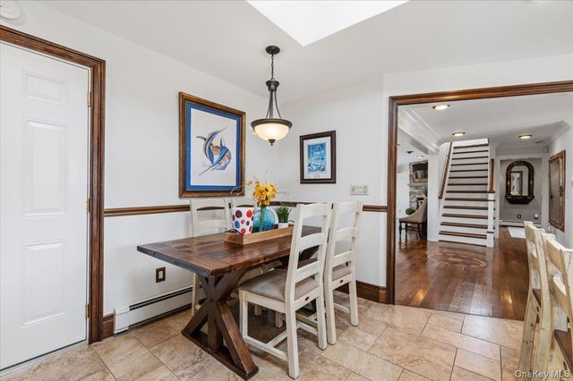 41 Jefferson Place, Massapequa, NY 11758