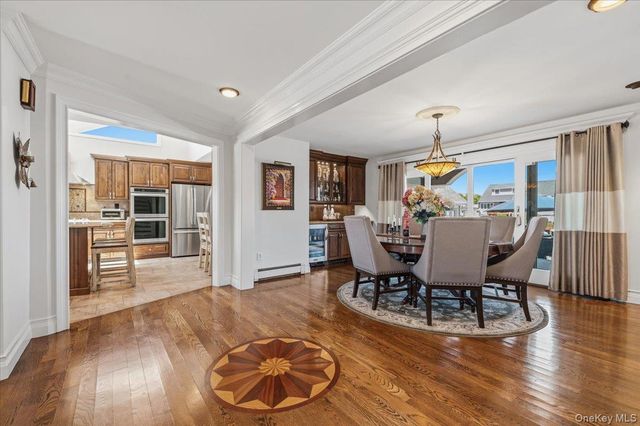 41 Jefferson Place, Massapequa, NY 11758