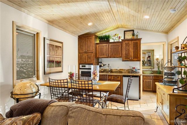 2049 Los Lagos East E, Mercedes, TX 78570