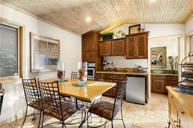 2049 Los Lagos East E, Mercedes, TX 78570