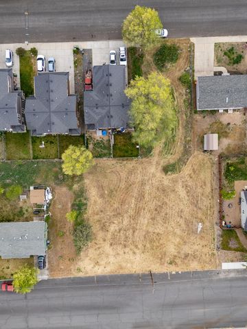 SW 2nd Street 22, Madras, OR 97741