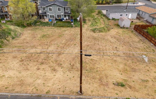 SW 2nd Street 22, Madras, OR 97741