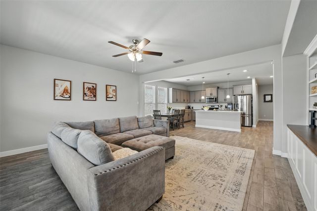 809 Shepperton Way, Fort Worth, TX 76247