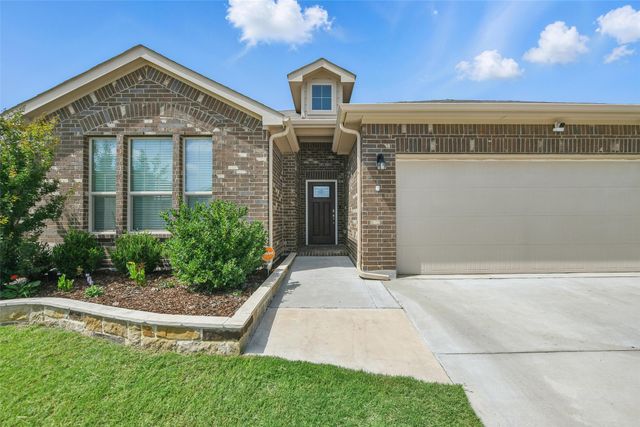 809 Shepperton Way, Fort Worth, TX 76247