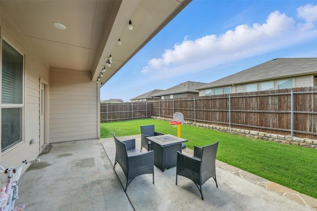 809 Shepperton Way, Fort Worth, TX 76247