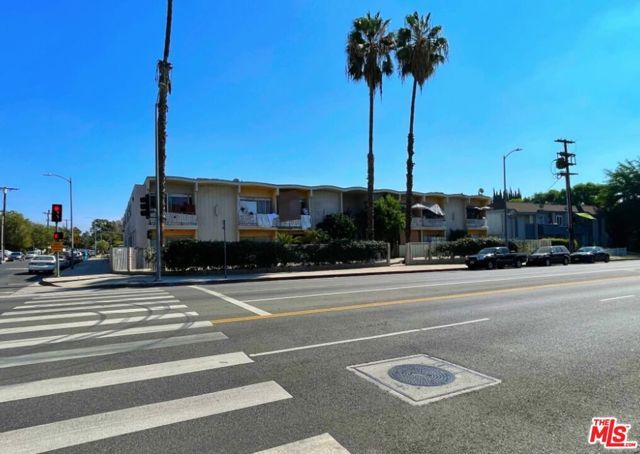 6956 Kester Avenue, Van Nuys (los Angeles), CA 91405