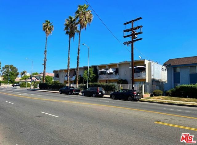 6956 Kester Avenue, Van Nuys (los Angeles), CA 91405