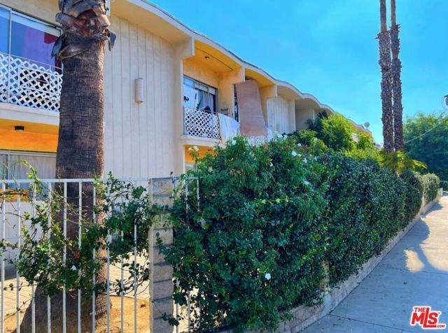 6956 Kester Avenue, Van Nuys (los Angeles), CA 91405