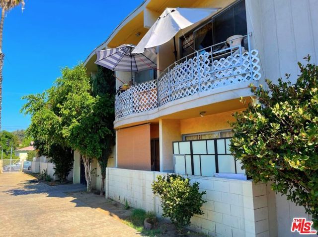 6956 Kester Avenue, Van Nuys (los Angeles), CA 91405